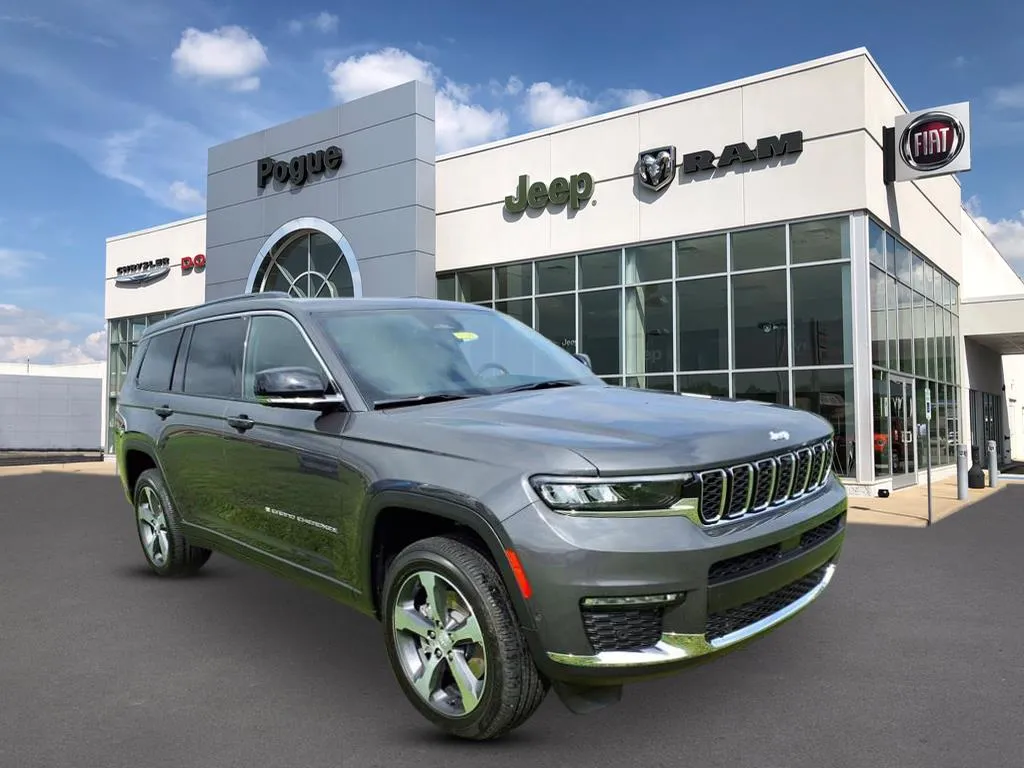 Gray 2025 Jeep Grand Cherokee GRAND CHEROKEE L LIMITED 4X4 for sale in Powderly, KY