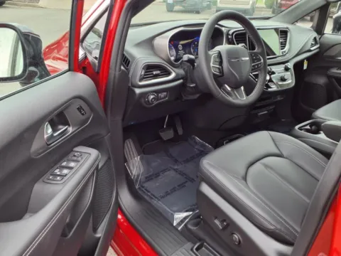 More photos of 2026 Chrysler Pacifica PACIFICA SELECT at Pogue Chrysler Dodge Jeep RAM FIAT, KY