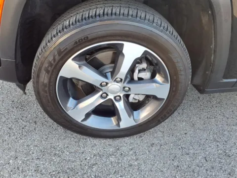More photos of 2023 Jeep Grand Cherokee 4xe at Pogue Chrysler Dodge Jeep RAM FIAT, KY