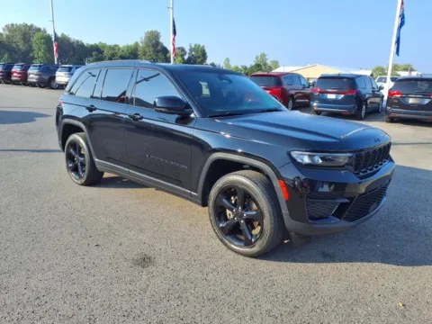 Black 2023 Jeep Grand Cherokee Altitude for sale in Powderly, KY