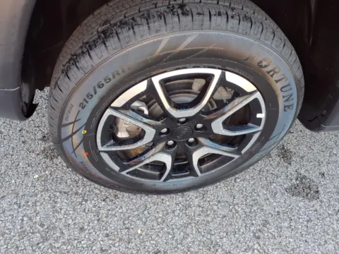 More photos of 2024 Jeep Compass Trailhawk at Pogue Chrysler Dodge Jeep RAM FIAT, KY