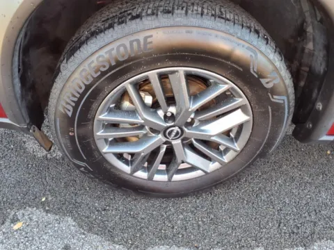More photos of 2024 Nissan Rogue S at Pogue Chrysler Dodge Jeep RAM FIAT, KY