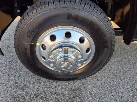 More photos of 2026 RAM Ram 3500 RAM 3500 BIG HORN CREW CAB 4X4 8' BOX at Pogue Chrysler Dodge Jeep RAM FIAT, KY