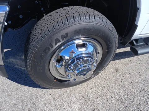 More photos of 2026 RAM Ram 3500 RAM 3500 TRADESMAN CREW CAB 4X4 8' BOX at Pogue Chrysler Dodge Jeep RAM FIAT, KY