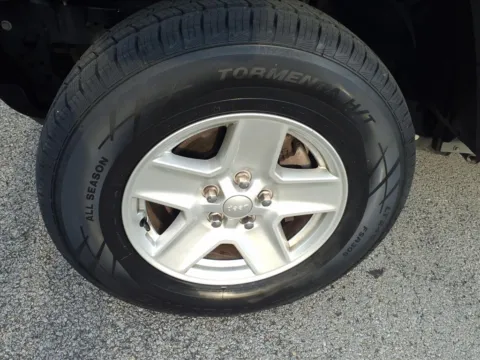 More photos of 2022 Jeep Gladiator Sport at Pogue Chrysler Dodge Jeep RAM FIAT, KY