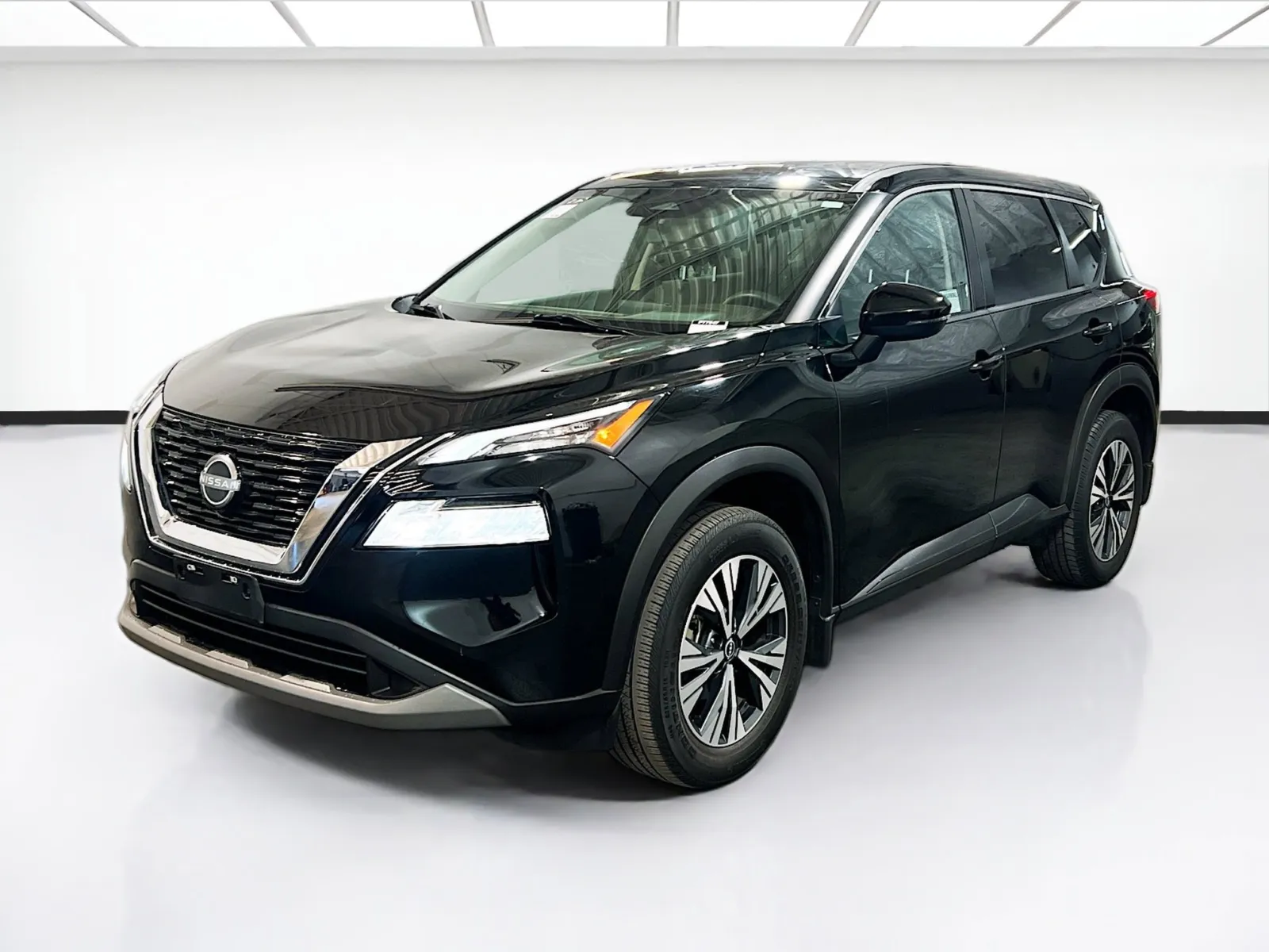 Black 2022 Nissan Rogue SV for sale in Chandler, AZ