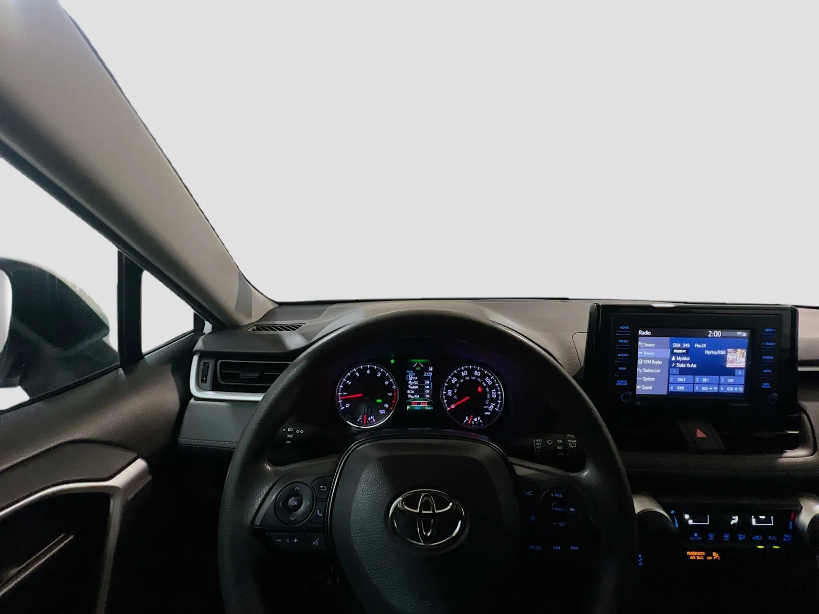 2021 Toyota RAV4 LE photo 3