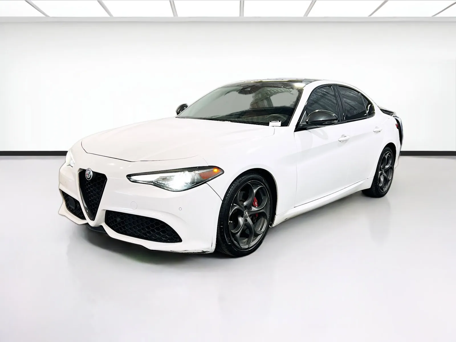 White 2019 Alfa Romeo Giulia Sport for sale in Chandler, AZ