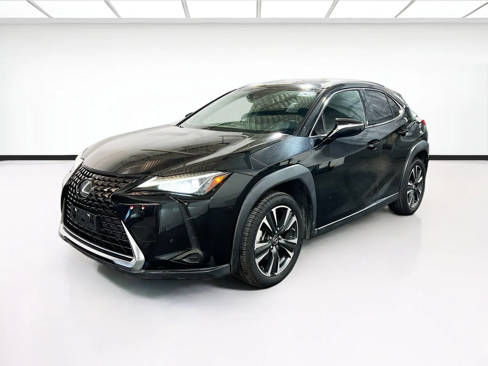 2022 Lexus UX 200's photo