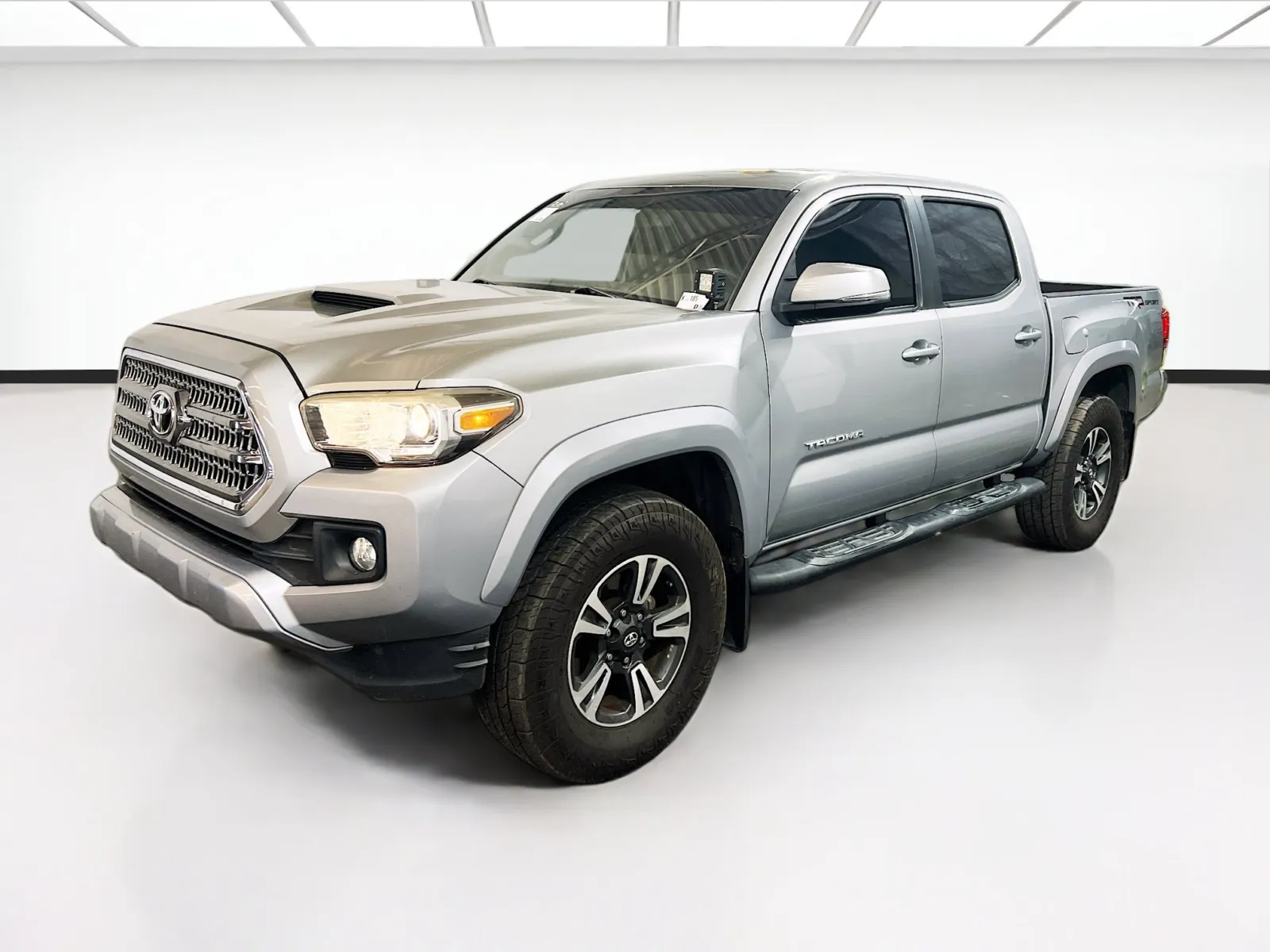 2016 Toyota Tacoma TRD Sport's photo