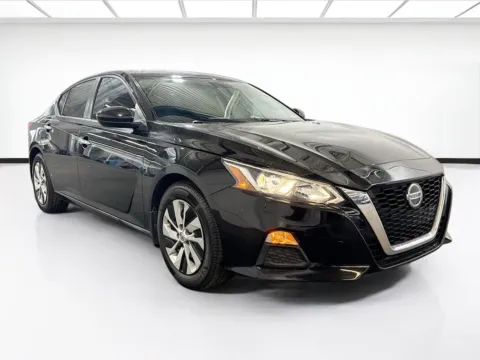 Another view of 2020 Nissan Altima 2.5 S for sale in Chandler, AZ at STG Chandler