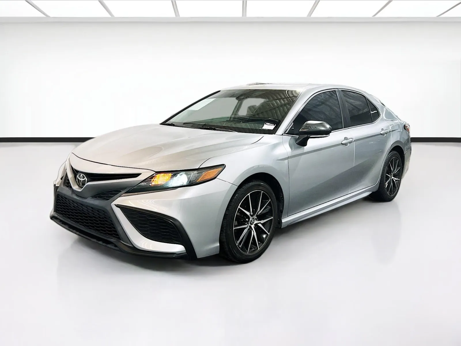 Silver 2022 Toyota Camry SE for sale in Chandler, AZ