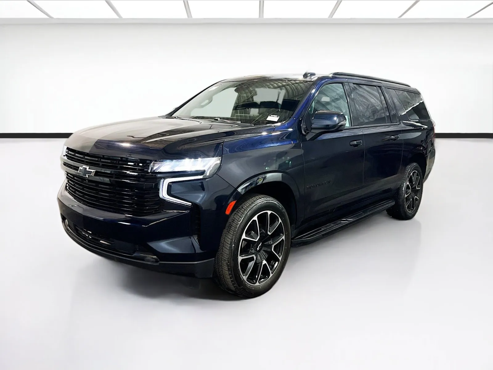 2023 Chevrolet Suburban RST's photo