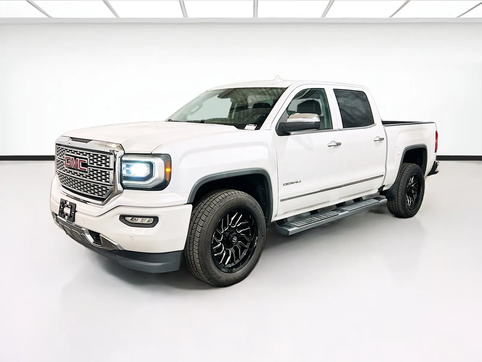 White 2018 GMC Sierra 1500 Denali for sale in Chandler, AZ