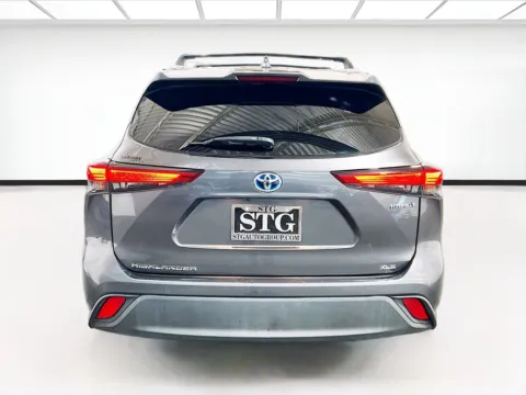 More photos of 2020 Toyota Highlander Hybrid XLE at STG Chandler, AZ