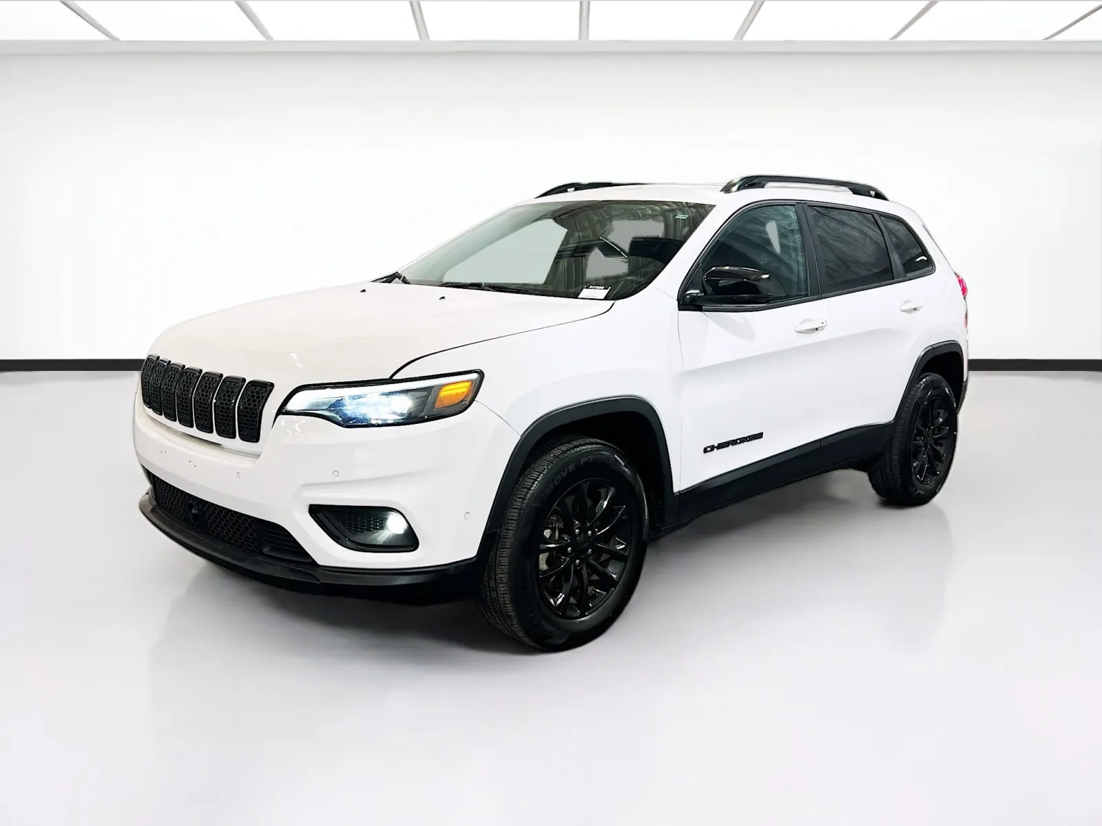 2023 Jeep Cherokee Altitude Lux's photo