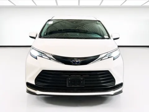 Photos of 2023 Toyota Sienna LE for sale in Chandler, AZ at STG Chandler