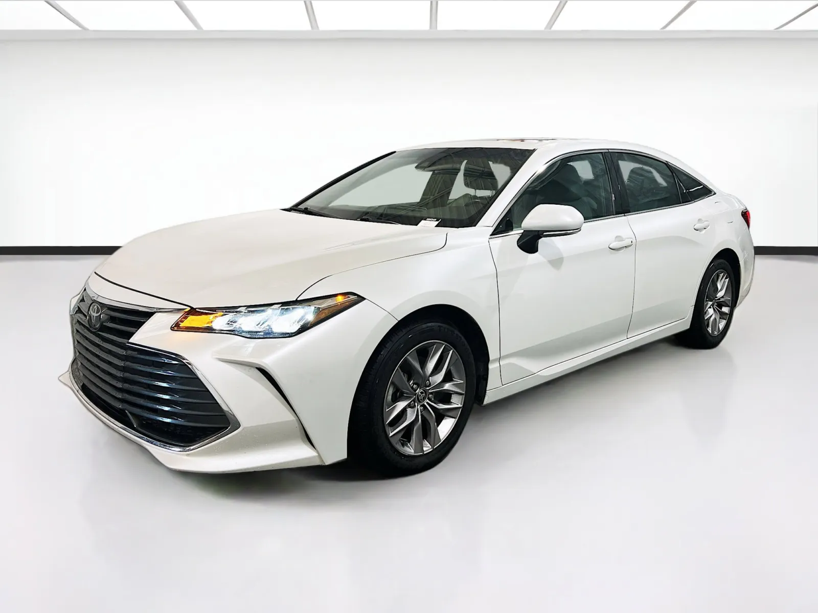 2021 Toyota Avalon XLE's photo