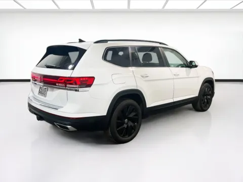 More photos of 2024 Volkswagen Atlas 2.0T SE w/Technology at STG Chandler, AZ