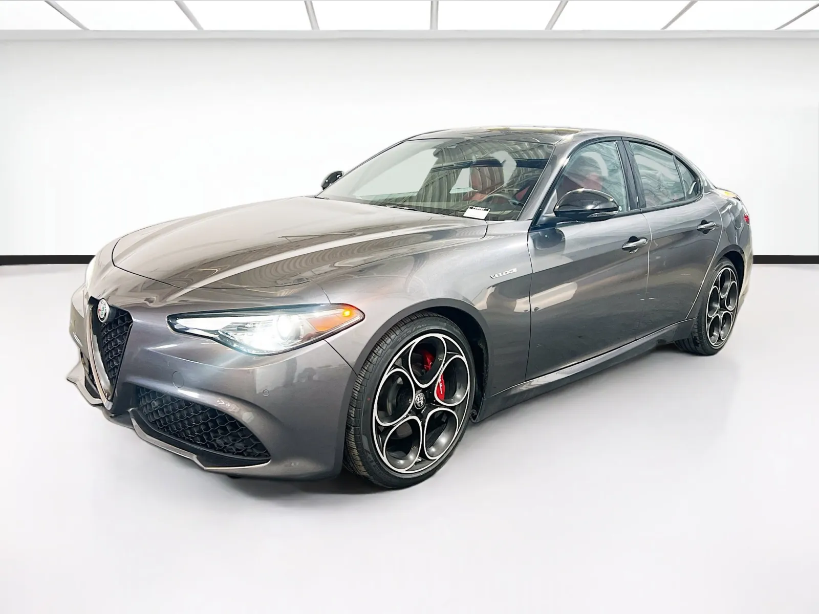 2022 Alfa Romeo Giulia Ti Veloce's photo