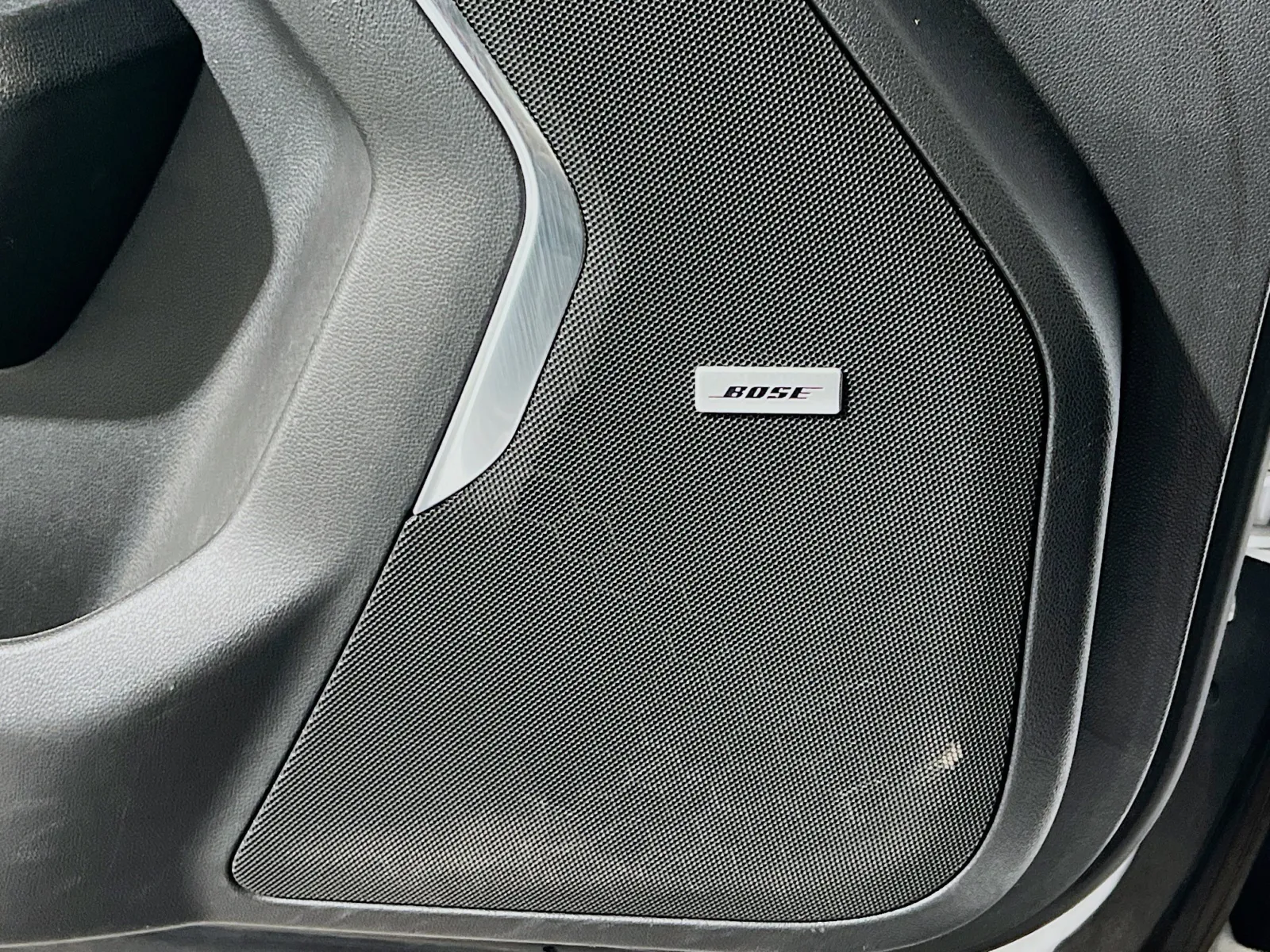 2024 Chevrolet Suburban RST - Photo 14