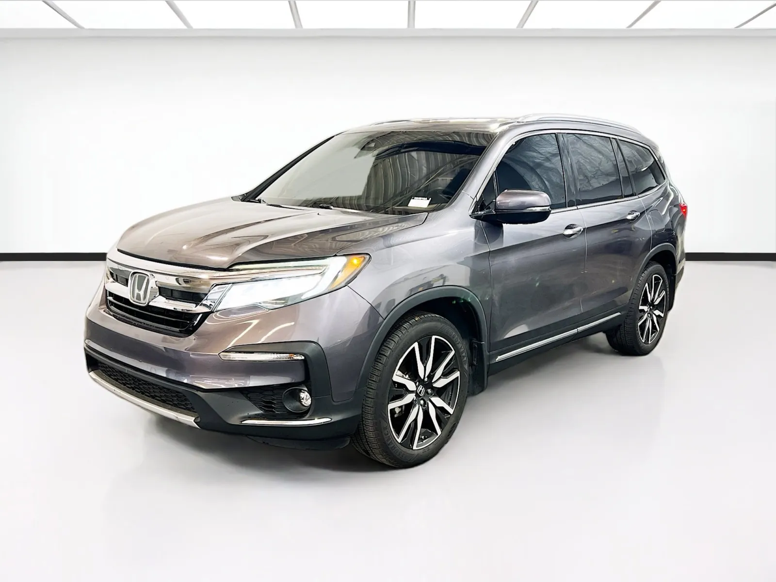 Gray 2020 Honda Pilot Touring 7-Passenger for sale in Chandler, AZ