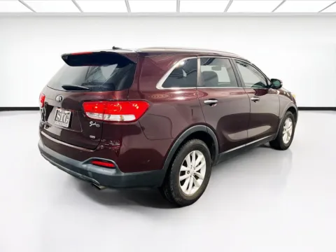 More photos of 2017 Kia Sorento LX at STG Chandler, AZ