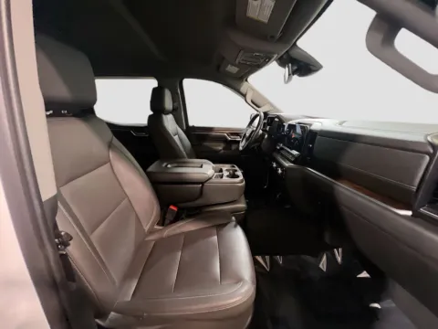 More photos of 2022 GMC Sierra 1500 SLT at STG Chandler, AZ