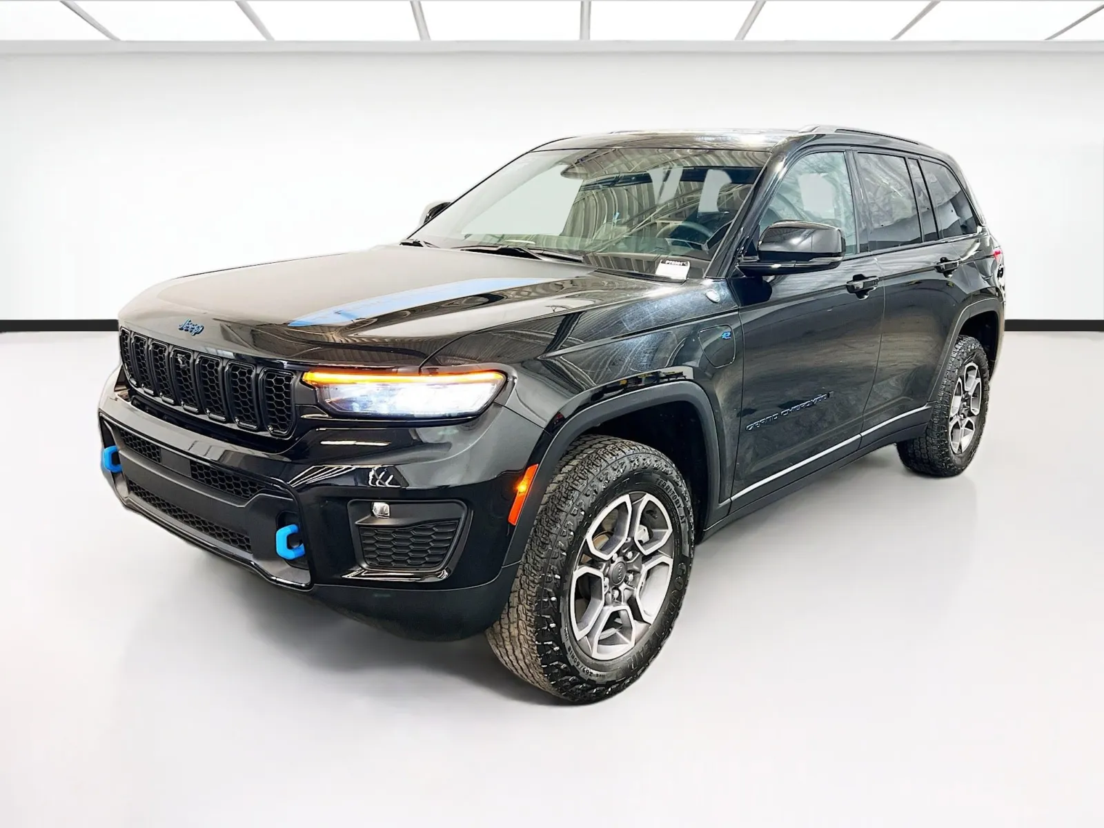 Black 2022 Jeep Grand Cherokee 4xe Trailhawk for sale in Chandler, AZ