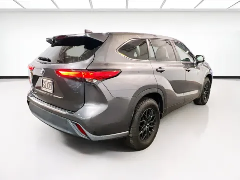 More photos of 2023 Toyota Highlander L at STG Chandler, AZ
