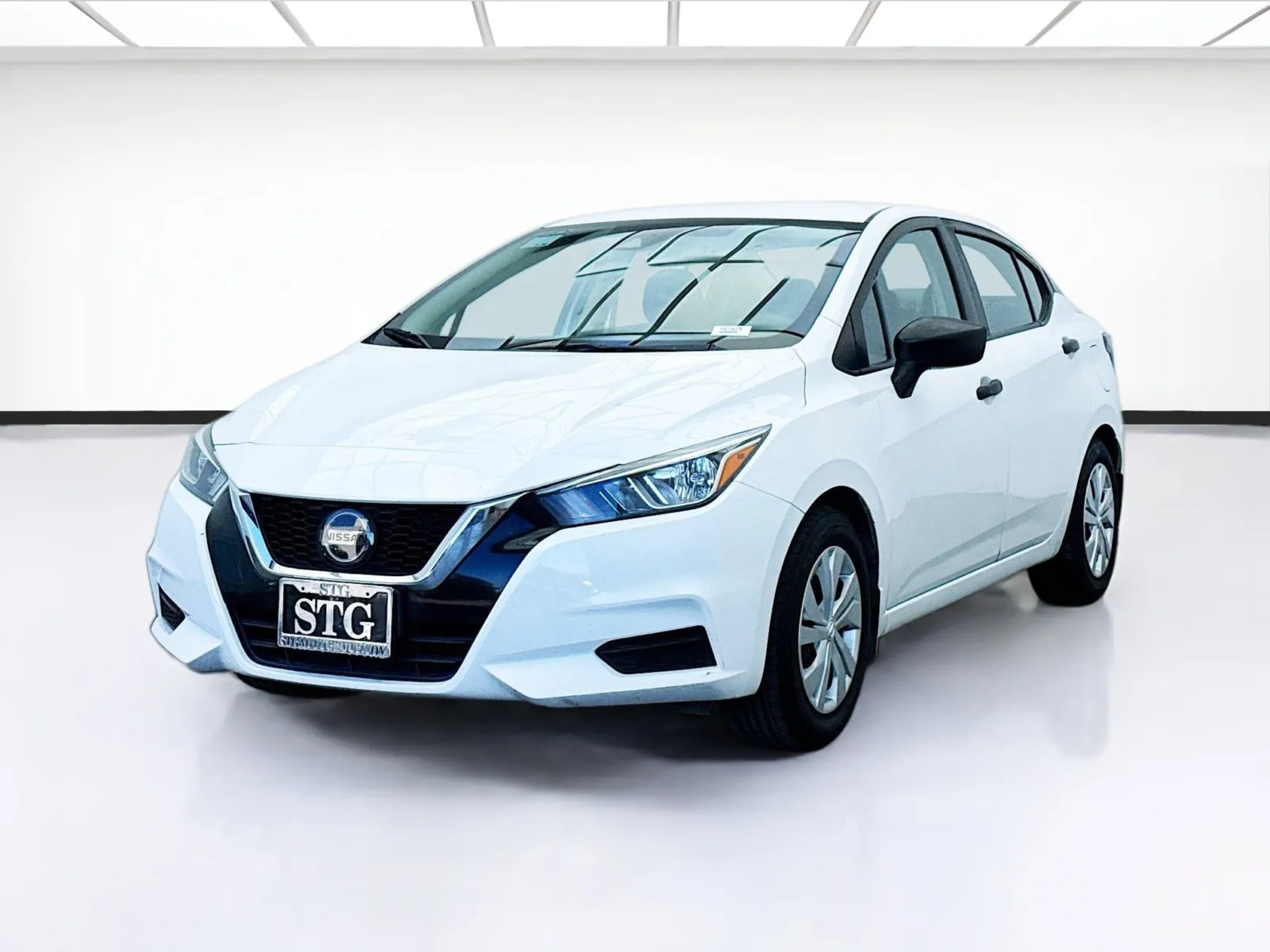 White 2020 Nissan Versa S for sale in Chandler, AZ