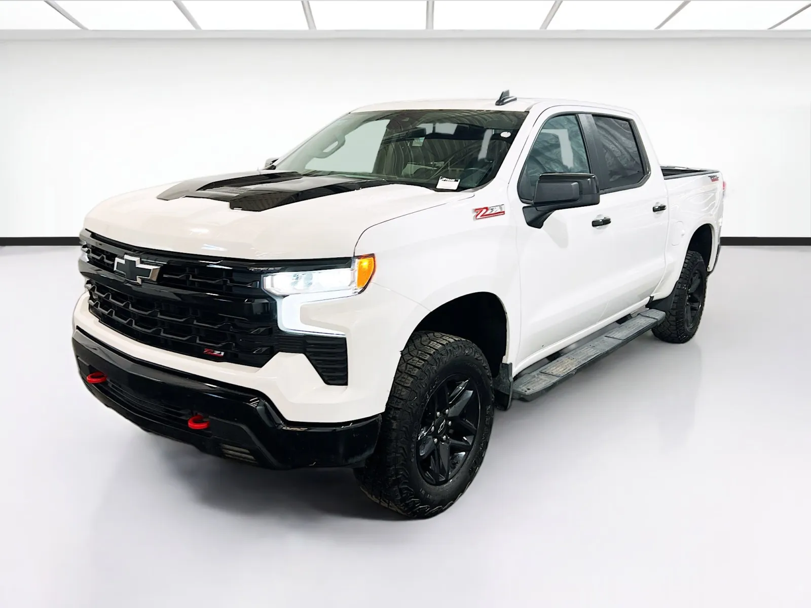 White 2024 Chevrolet Silverado 1500 LT Trail Boss for sale in Chandler, AZ