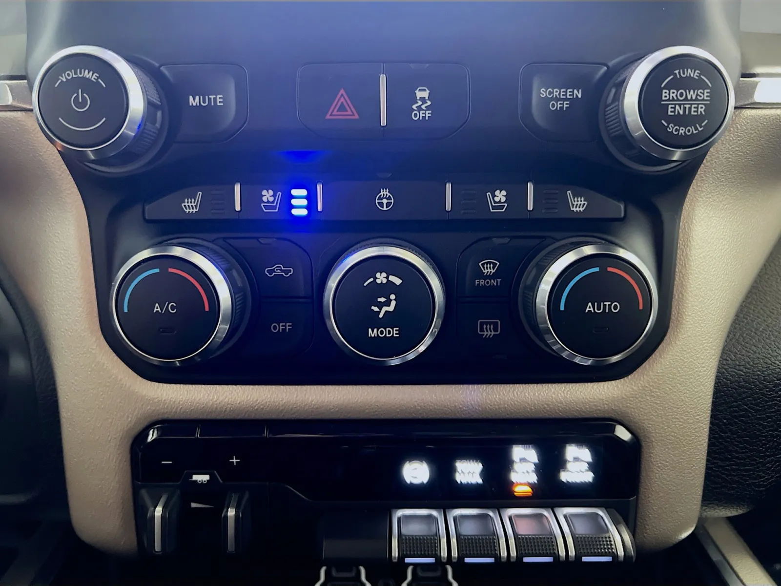 2022 RAM Ram 3500 Pickup Laramie - Photo 11