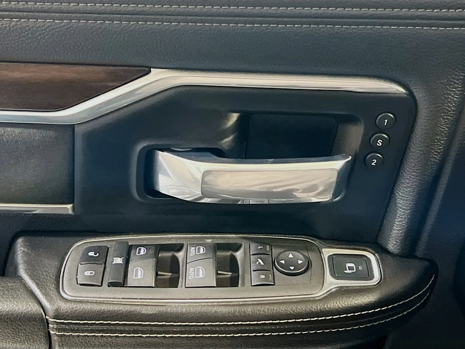 2022 RAM Ram 3500 Pickup Laramie - Photo 13