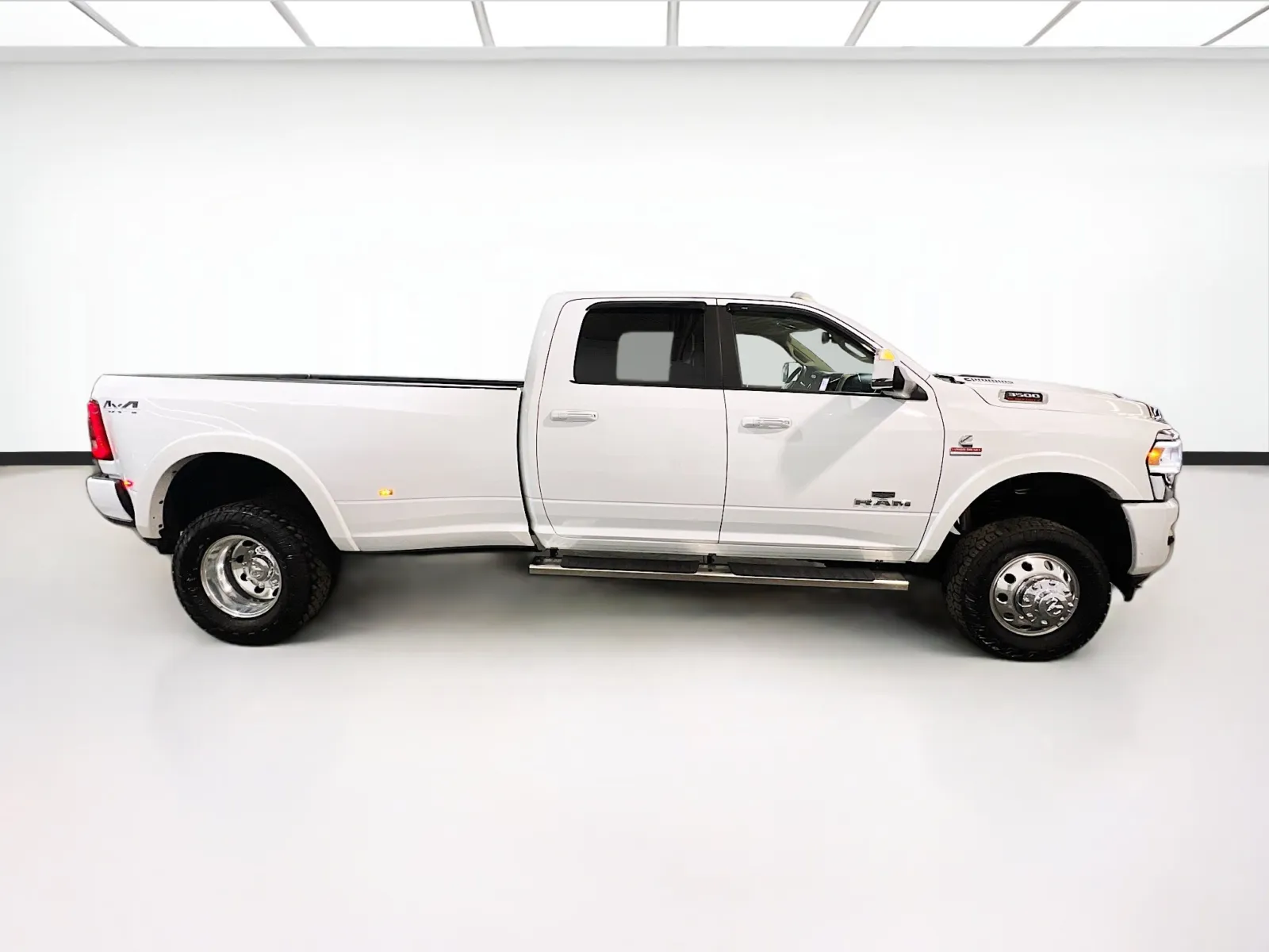 2022 RAM Ram 3500 Pickup Laramie - Photo 23