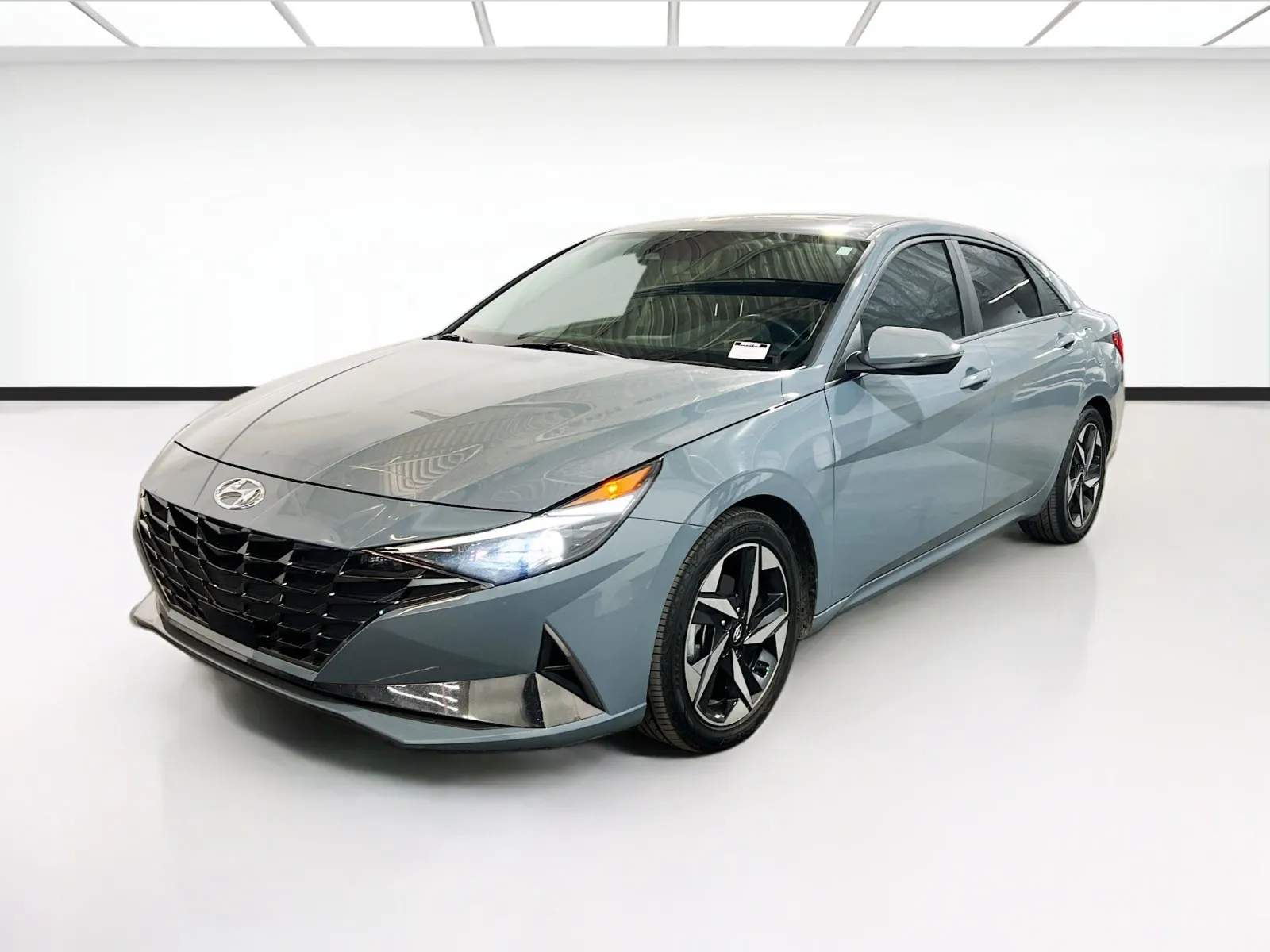 Gray 2023 Hyundai Elantra Hybrid Limited for sale in Chandler, AZ