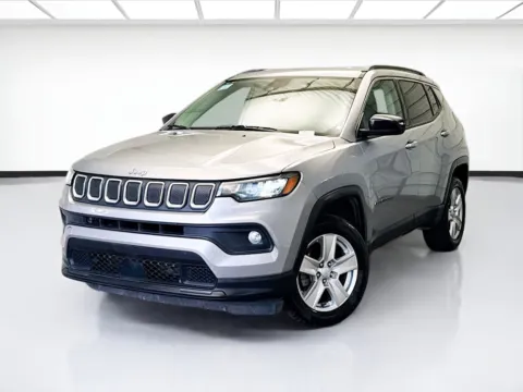 Silver 2022 Jeep Compass Latitude for sale in Chandler, AZ