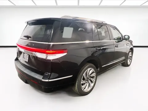 More photos of 2024 Lincoln Navigator Reserve at STG Chandler, AZ