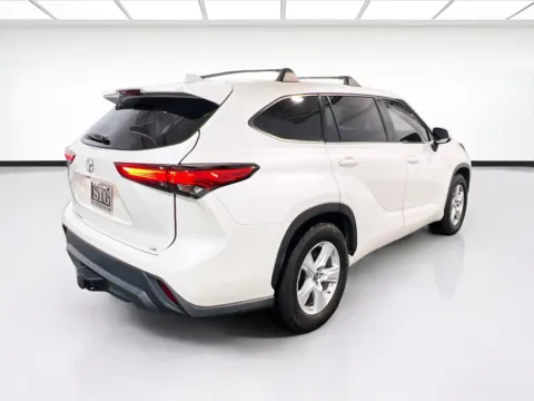 More photos of 2021 Toyota Highlander LE at STG Chandler, AZ