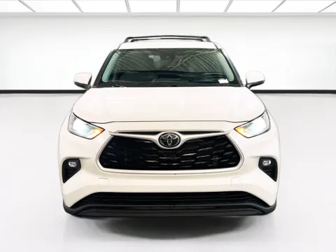 Photos of 2021 Toyota Highlander LE for sale in Chandler, AZ at STG Chandler