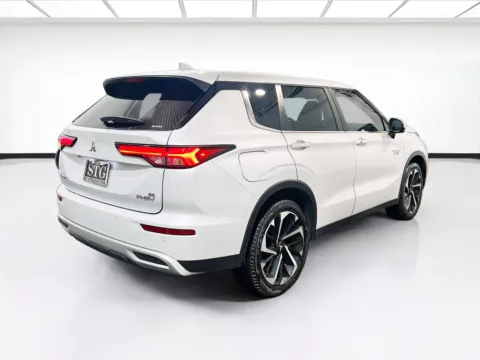 More photos of 2023 Mitsubishi Outlander PHEV SE at STG Chandler, AZ
