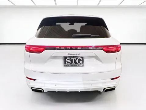 More photos of 2022 Porsche Cayenne at STG Chandler, AZ