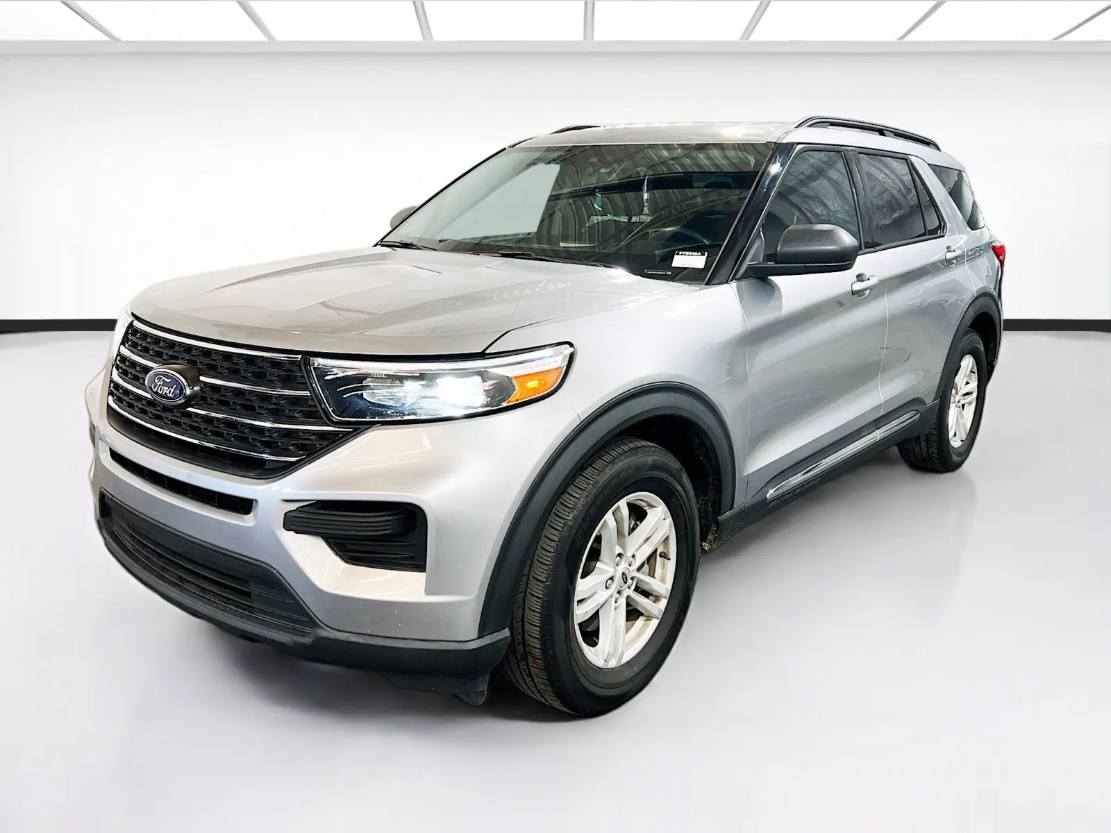 Gray 2022 Ford Explorer XLT for sale in Chandler, AZ