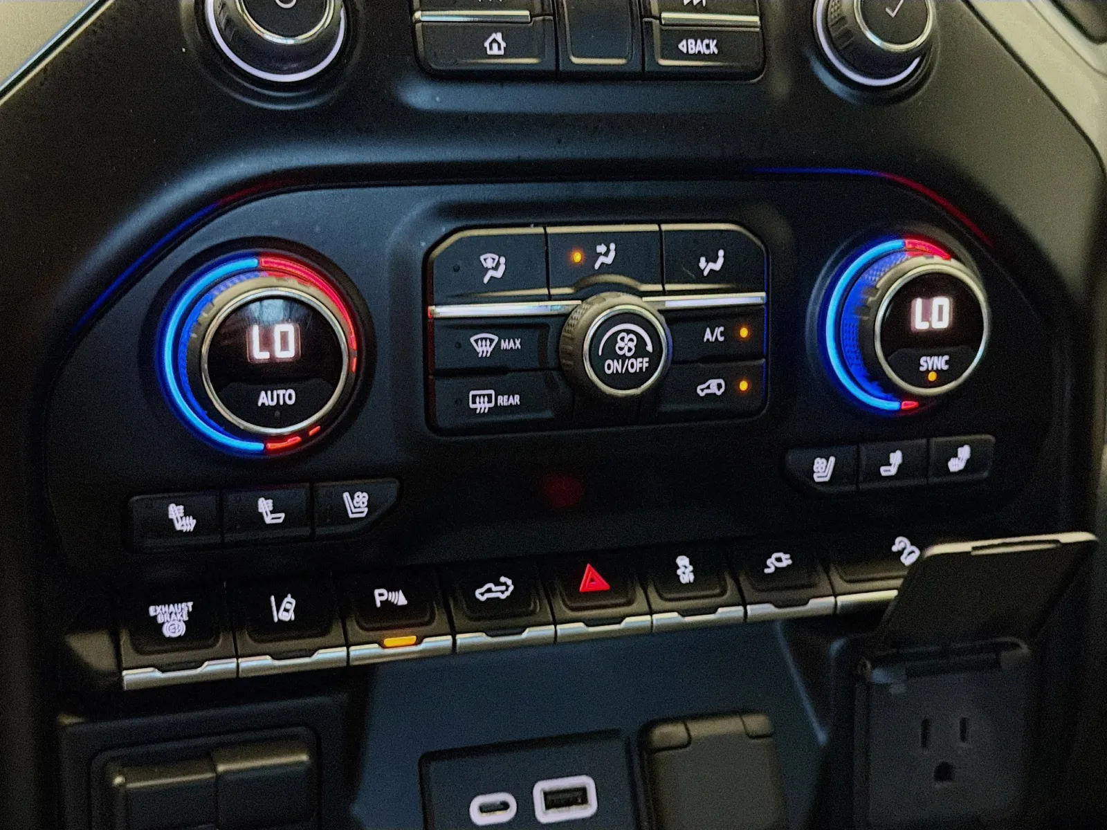 2022 Chevrolet Silverado 2500HD LTZ - Photo 10
