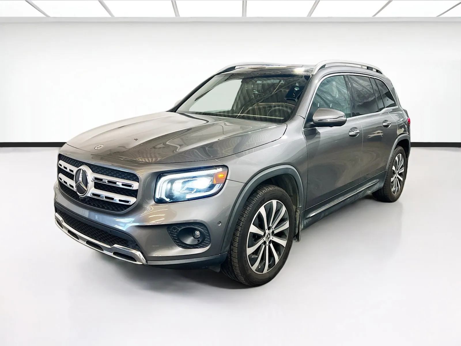 Gray 2023 Mercedes-Benz GLB 250 for sale in Chandler, AZ