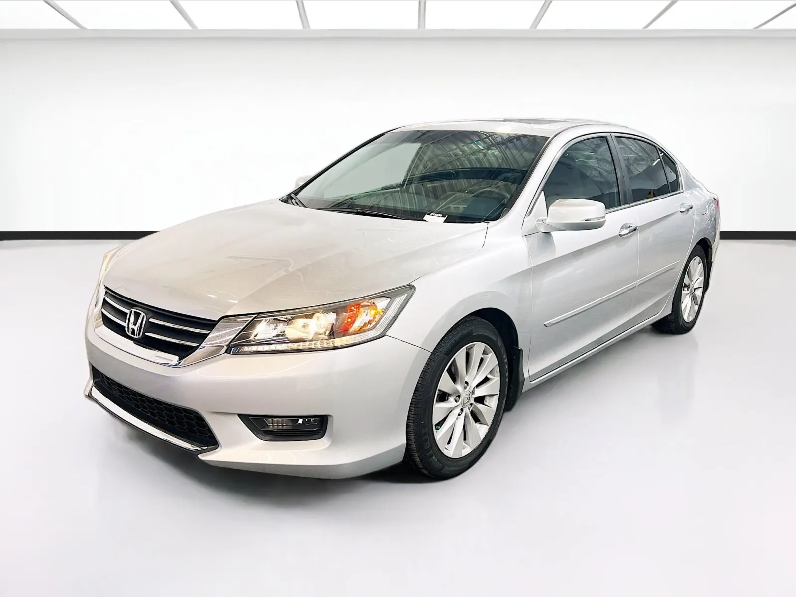 Silver 2015 Honda Accord Sedan EX for sale in Chandler, AZ