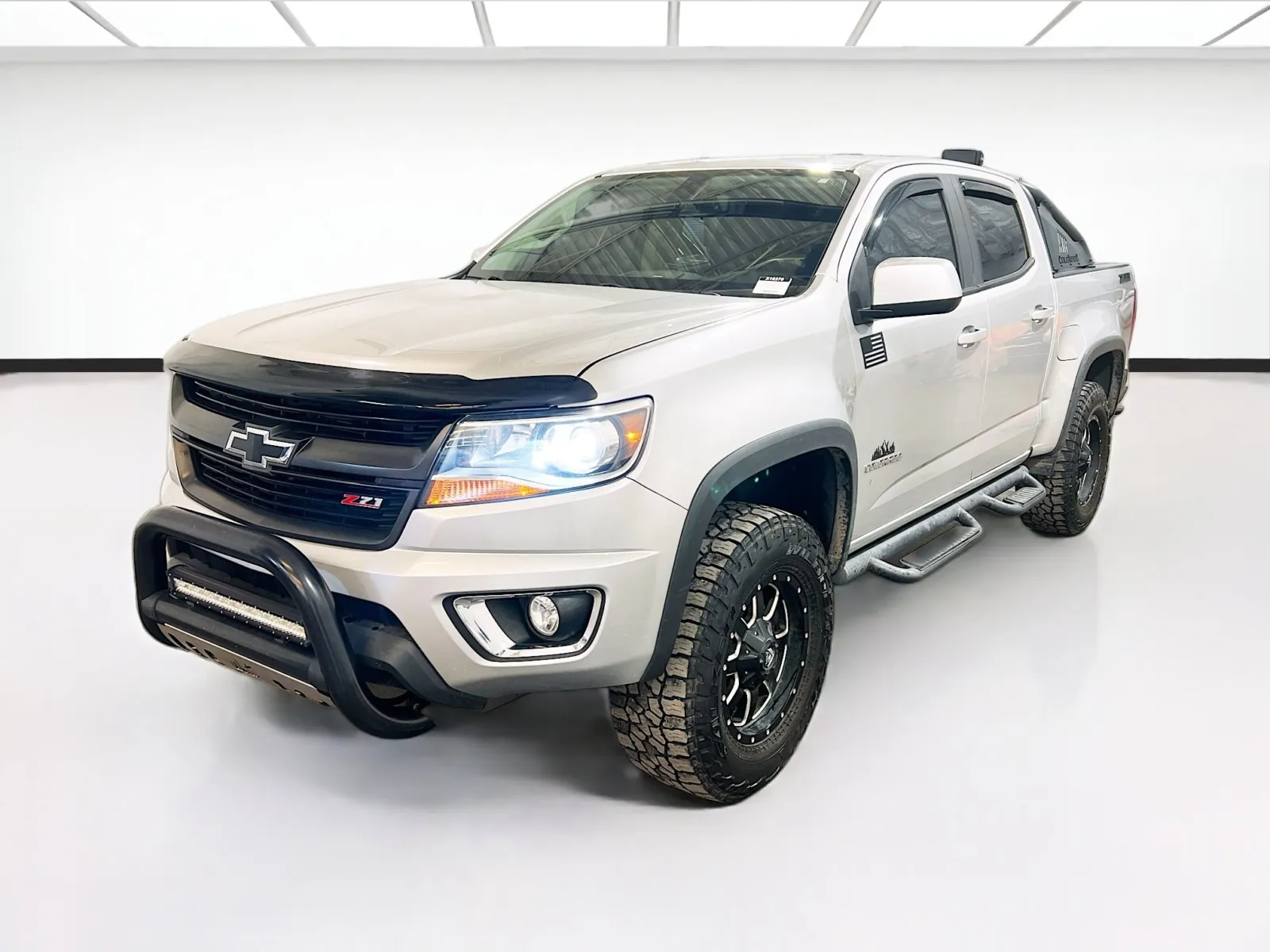 Silver 2019 Chevrolet Colorado 4WD Z71 for sale in Chandler, AZ