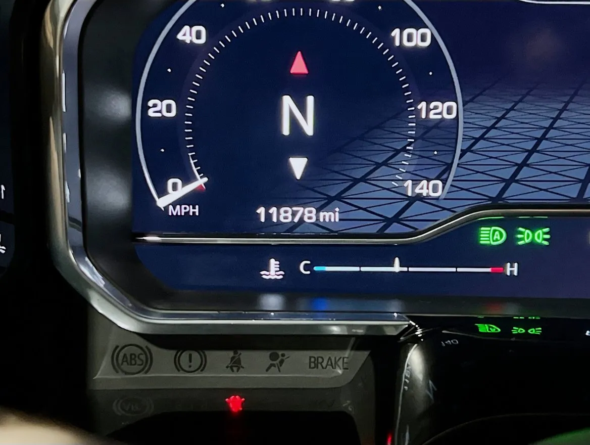 2024 GMC Sierra 1500 SLT - Photo 8
