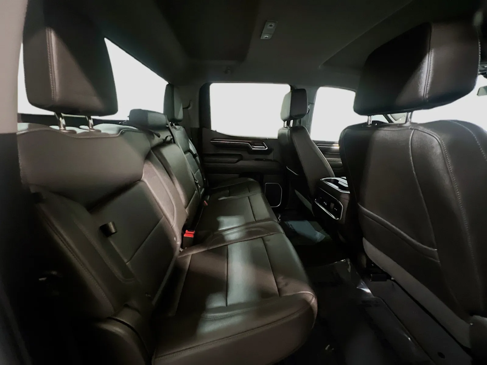 2024 GMC Sierra 1500 SLT - Photo 20