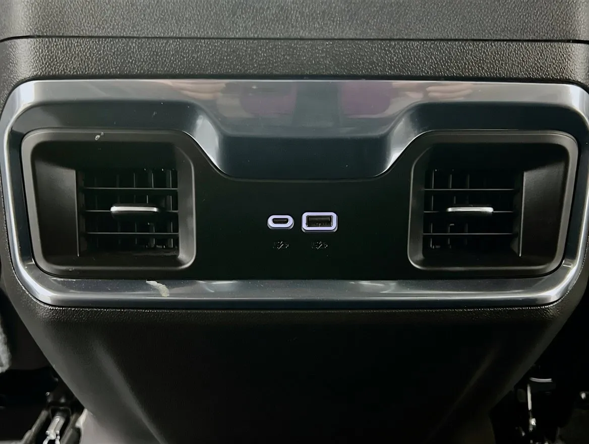 2024 GMC Sierra 1500 SLT - Photo 18